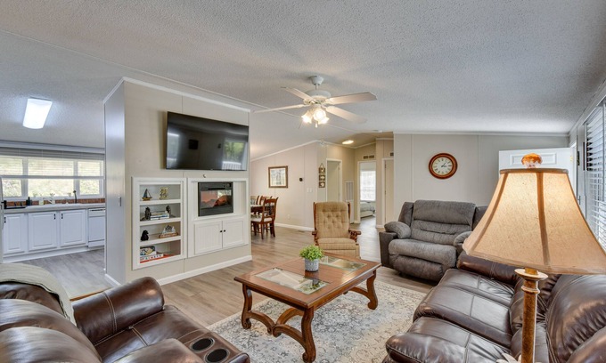 Hayesville Cabin | Secluded Hayesville Cabin Rental w/Deck & Grill!