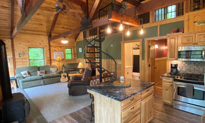 Hayward Cabin | Secluded Hayward Cabin