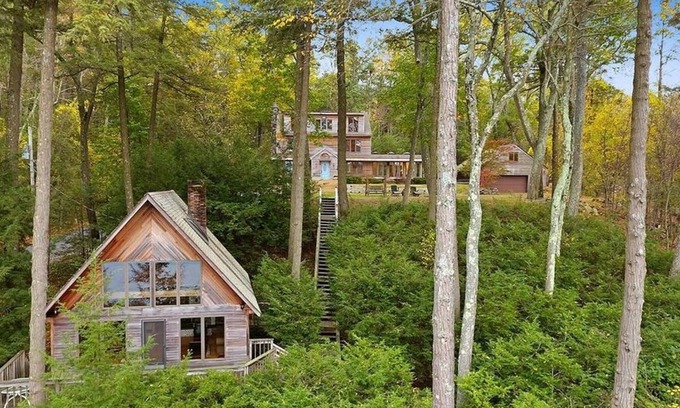 Putnam Valley Cottage | Secluded Lakefront Cottage near Hudson Valley