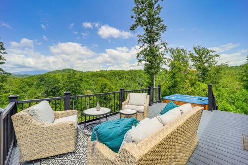 Lenoir Apartment | Secluded Lenoir Tiny Home with Private Hot Tub!