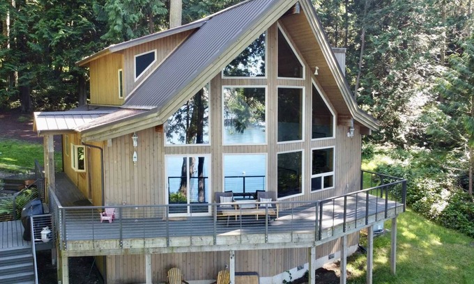 Roche Harbor House | Secluded & light-filled Pacific NW Waterfront home on SJI with views of Speiden Island