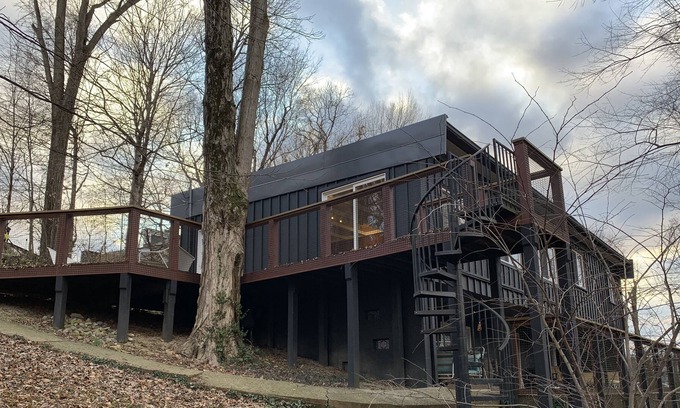 Crescent Hill House | Secluded Mid Century Home in Crescent Hill on a 1/2 acre in the city