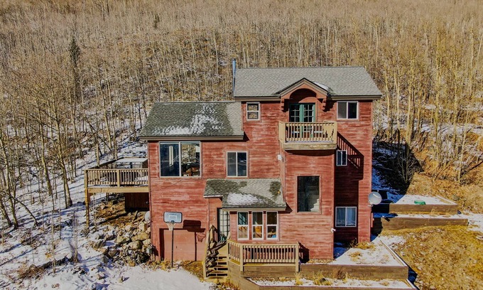 Alma House | Secluded Mountain Retreat w/Amazing Views and Hot Tub - Only 30 min from Breck
