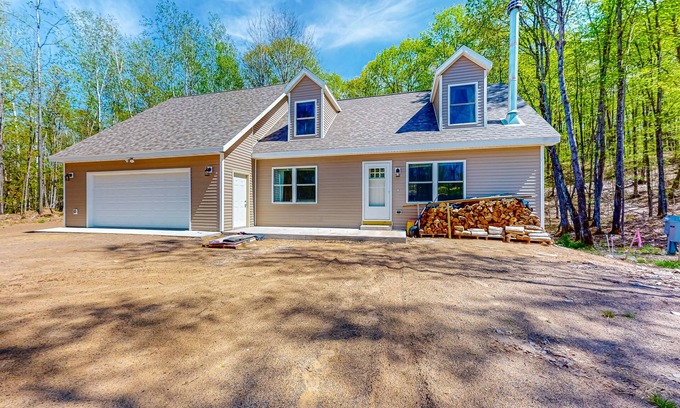 Land O Lakes House | Secluded retreat w/lake access, snowmobile/ATV trail, large garage & bunk room
