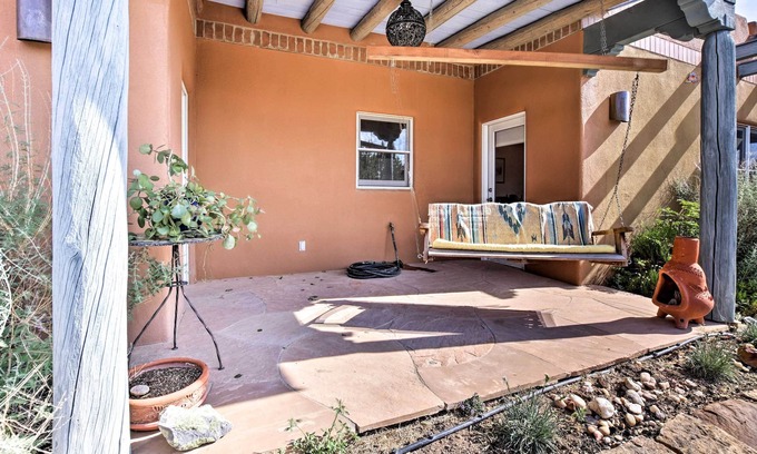 West Alameda House | Secluded Santa Fe Guest Home - 3 miles from the Plaza!