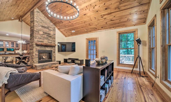 Sapphire House | Secluded Sapphire Chalet with Game Room and Decks