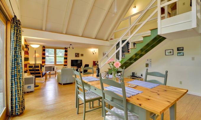 Reeders House | Secluded Stroudsburg Home - 5 Mi to Ski Resort
