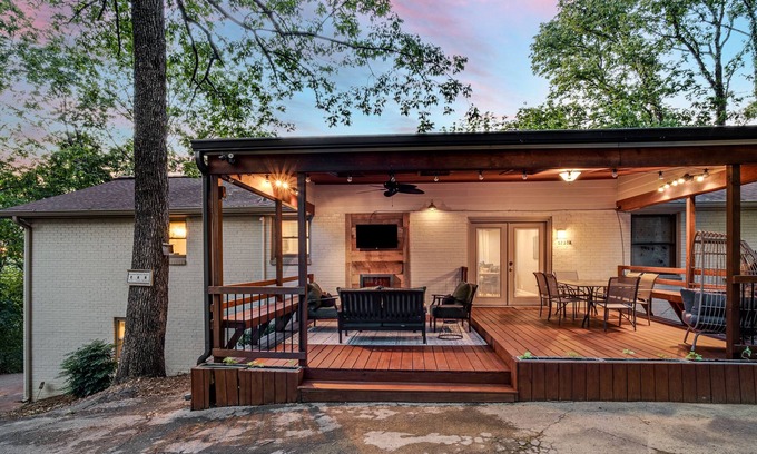 Hillwood House | Secluded Wooded Haven in the Heart of Nashville