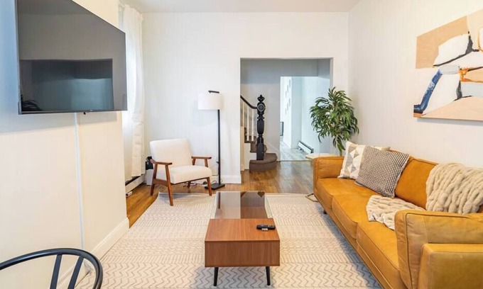 West Side Apartment | Seconds from Lincoln Park, NYC transit
