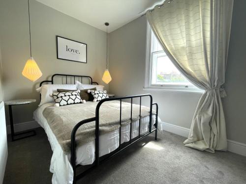 Clifton Apartment | Secret Boutique Abode in Beautiful Clifton Village