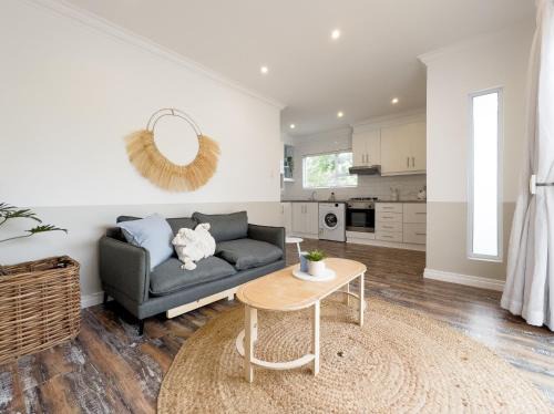 Durban North Apartment | Secure, Peaceful Modern Cottage for Two