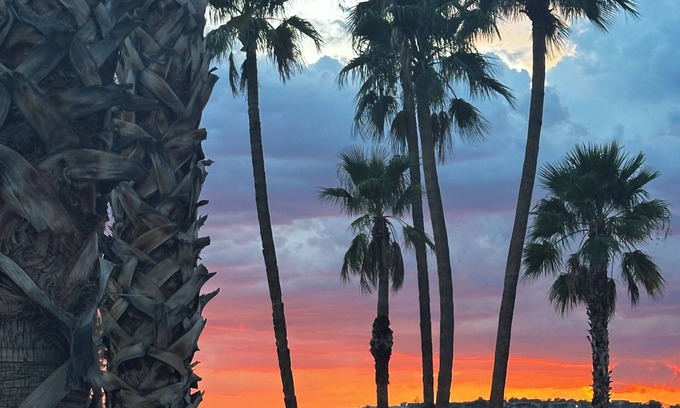 Tucson Condo | See the sunrise and sunset in this 2-bedroom condo near beautiful mountains