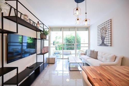 Tel Aviv City Center Apartment | Seeds of Gold by HolyGuest