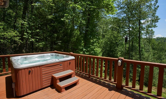 Apple Ridge Cabin | Segals Nest 3BR/2.5BA Log Home Close to Blowing Rock