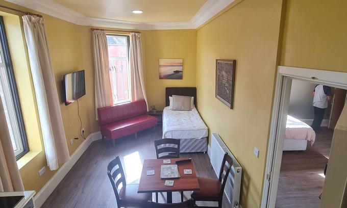 Burnham-on-Sea Apartment | Self catering apartment close to Beach
