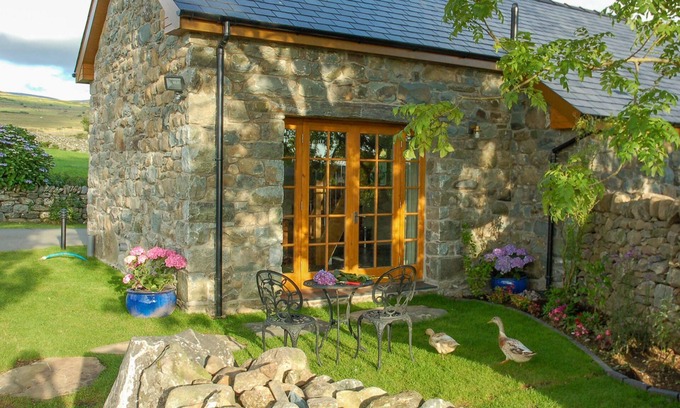 Dyffryn Ardudwy Cottage | Self Catering Barn Dyffryn Ardudwy in Snowdonia | Moelfre