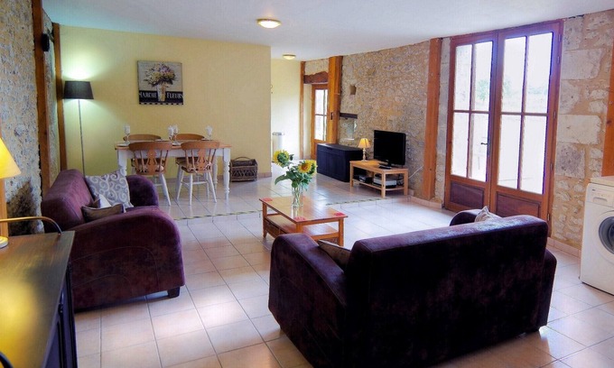 Roumagne Other | Self catering Holiday Gites with Wifi - Les Tournesols