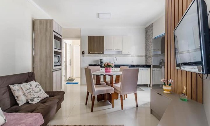 Ingleses Centro Apartment | Self Check-in Wi-fi , 2 Garagens, Home-Officce, Ar Quente e Frio