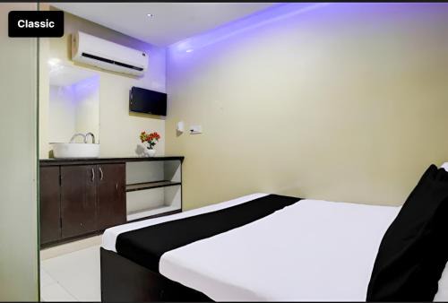 Surat Hotel | Selfie Rooms