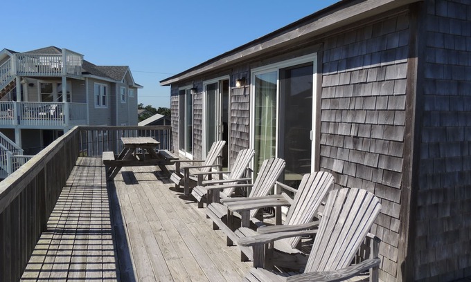 Avon Cottage | SEMI OCEAN FRONT 5 BEDROOM COTTAGE HAS OCEAN VIEW FROM NEW TOP DECK!