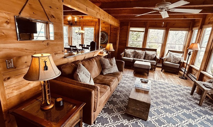 Geneva House | Seneca Lake Waterfront-On Wine Trail across from Three Brothers, close to Geneva