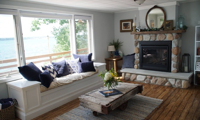 Oaks Corners House | Seneca Sunsets - Waterfront, hot tub, new dock, great views, central location!