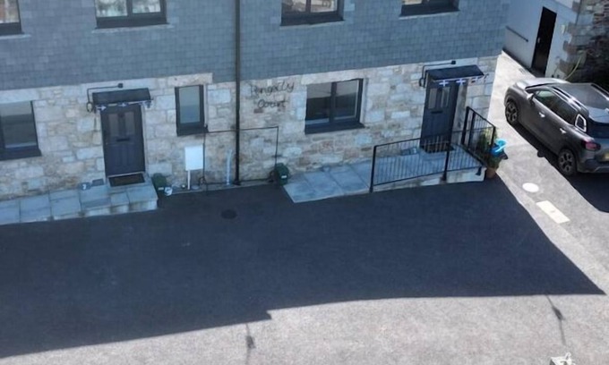 Sennen Cove Cottage | Sennen Cove with sea views & 3min walk to the beach.