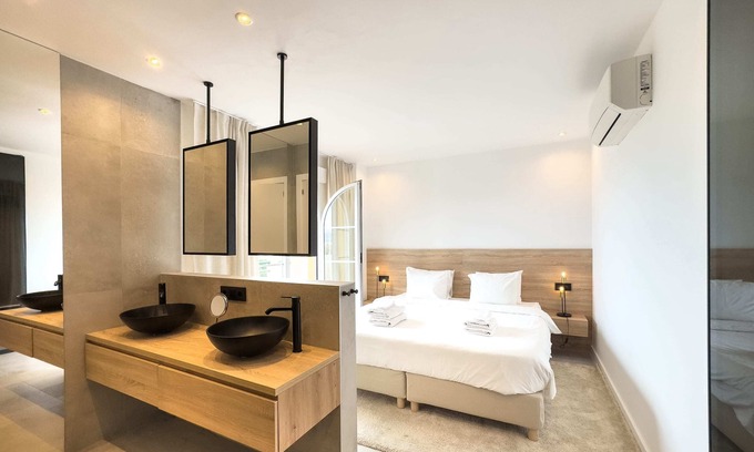 Nueva Andalucia Apartment | Senorio Giraldo 14 | Seaside Mountain Sunset Apartment Pools
