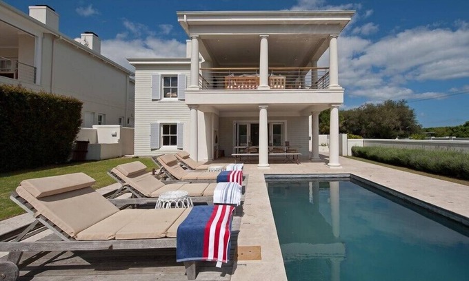 Voelklip Villa | Sensational Beach House in Hermanus- No Loadshedding as Inverter installed