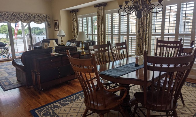 Cornelius Condo | Sensational views of Lake Norman at the Peaceful Penthouse
