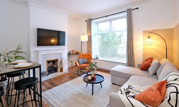 Aberdeen West End Apartment | Sensational West End Living with Bicocca Stays