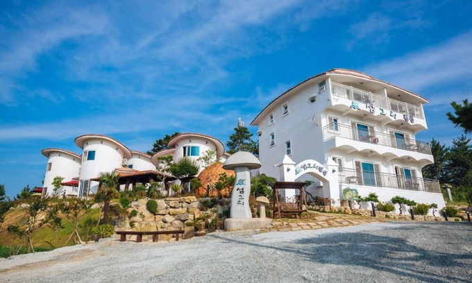Jeungdo Apartment | Seom Green Pension