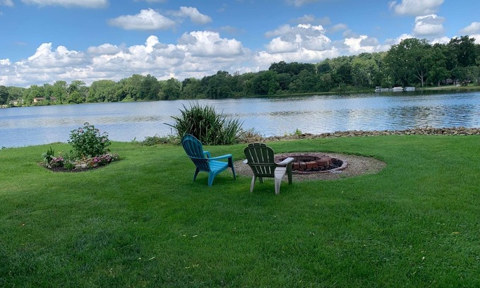 Lakeville Cottage | Sept 12-14&Oct 1-3 for Loudonville Street Fair-Lakefront Cottage at O'Dells Lake