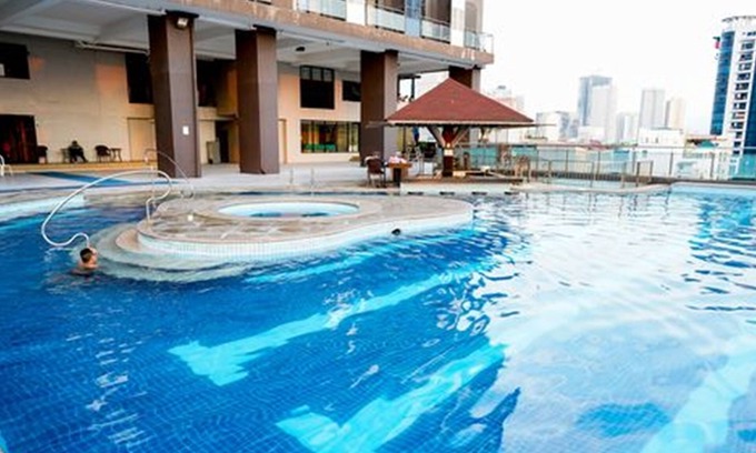 Ermita Night District Hotel | Serena's House - Manila