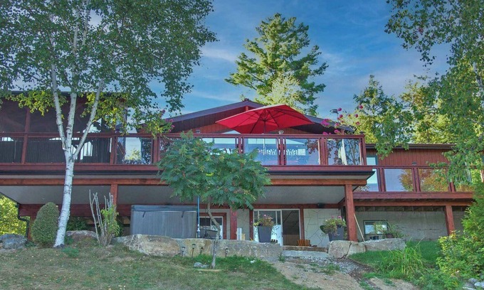 Eagle Lake Cottage | Serendipity - Five Bedroom Cottage, Sleeps 10