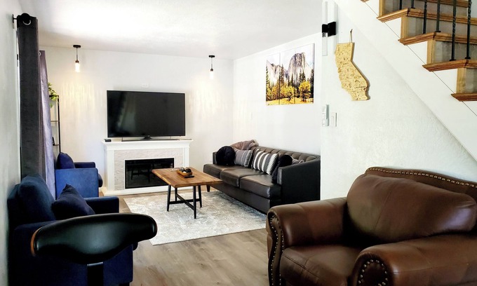 Oakhurst House | Serendipity Lodge @ Yosemite - BBQ/Kitchen/Wi-Fi/King Bed/Sleeps 8