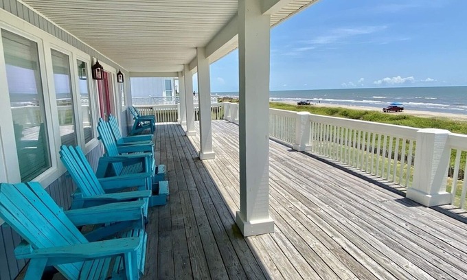 Crystal Beach House | Serendipity Shore 3 Bedroom Home by RedAwning