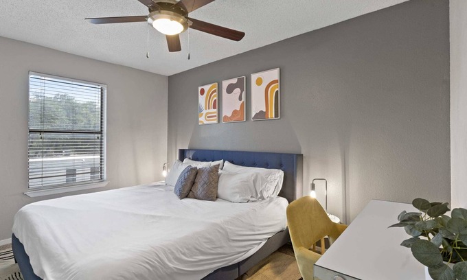 Brentwood Apartment | Serene 1BR suite w/fast WiFi + king bed + pool