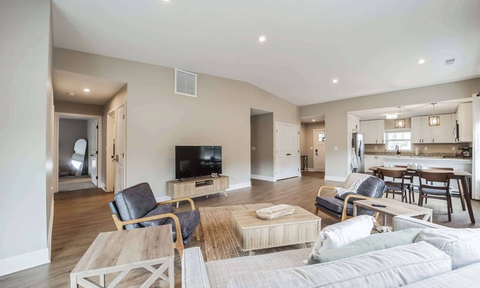 Williamsburg Condo | Serene 2-Bedroom Condo in Traverse City