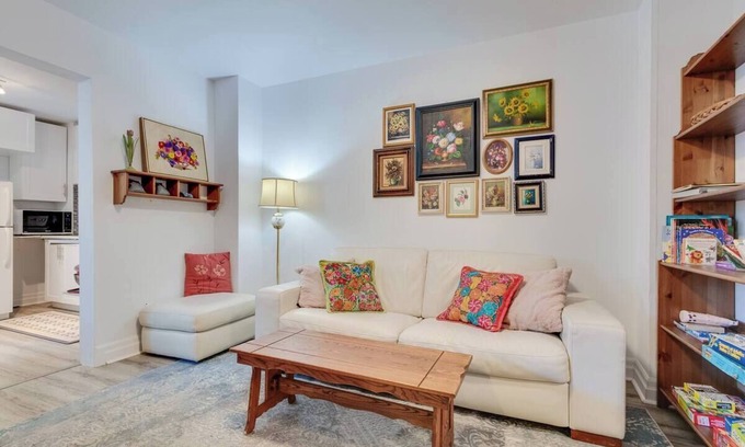 Hochelaga Apartment | Serene 3-bedroom apartment in Montreal