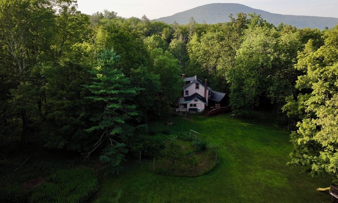 Willow Other | Serene 3-bedroom farmhouse in Willow