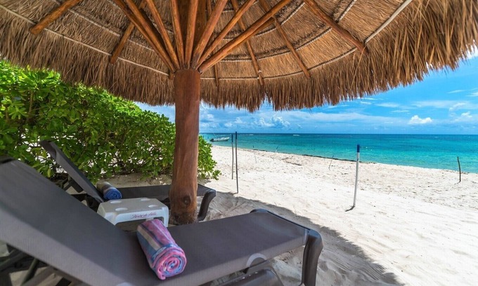 Akumal Villa | Serene and cozy beachfront villa on a white sandy beach, pool, AC and WiFi!