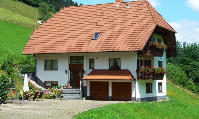 Hofstetten Apartment | Serene Apartment in Hofstetten with Garden