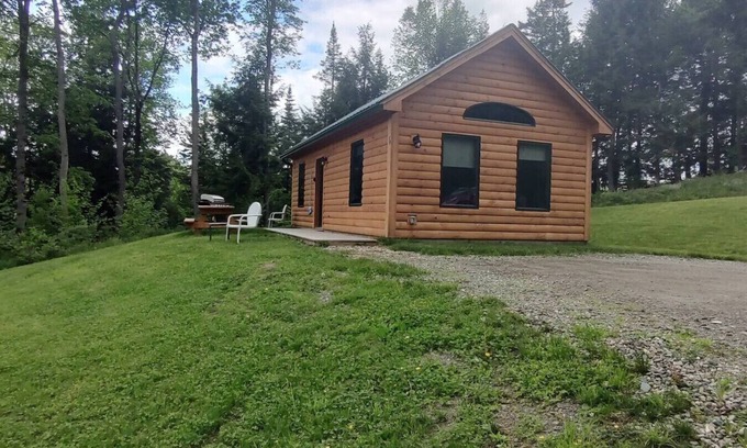 Hyde Park Cabin | Serene Country Cabins 5 in the heart of Vermont