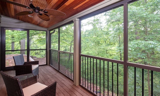 Harrods Creek House | Serene Creekside Estate in Louisville