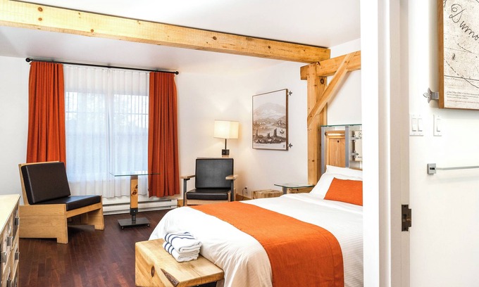 Mauricie House | Serene Family Retreat | 2 Units w/Forest Trail, Horseback Riding & Spa Amenities