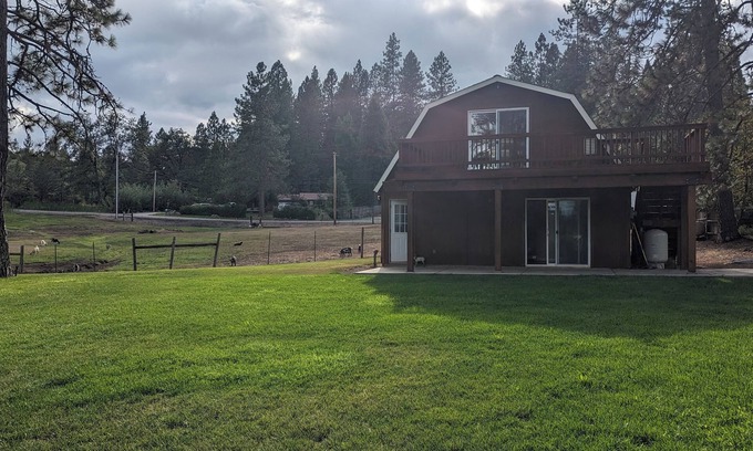 Cedar Ridge Other | Serene Farmhouse with Pond & Forest View in Beautiful Grass Valley