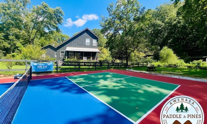 Dahlonega Other | Serene Farmhouse with ColdPlunge, Pickleball, Firepit, Swing, AC, WiFi, Creeks