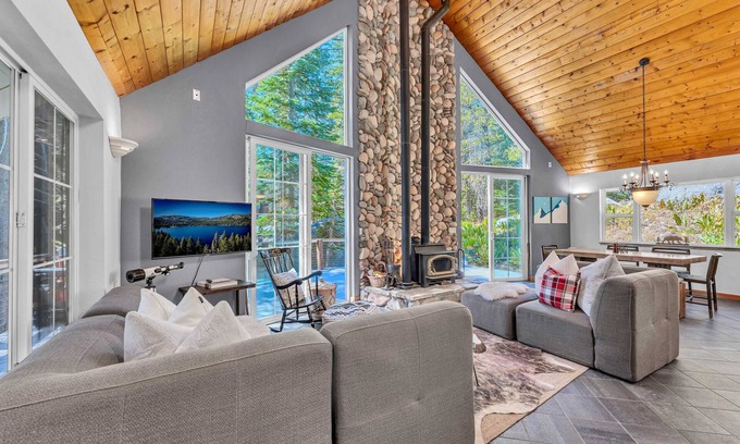 Serene Lakes House | Serene Forest Retreat Near 3 Ski Resorts