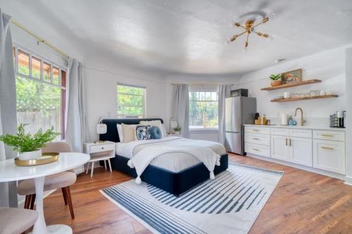 Ashcreek Apartment | Serene Forest Studio - Walk to Multnomah Village